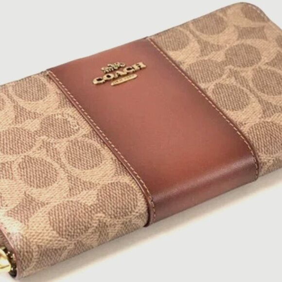 NWT Coach Accordion Zip Wallet In Colorblock Signature Canvas Tan - Picture 1 of 7
